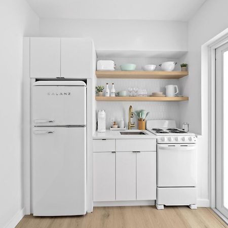 M Lake Worth Beach - Modern Villas Near West Palm Beach, Chic Retro Vibes, King Bed, Cozy Backyard, Bbq, Workspace, High-Speed Internet, Free Parking, 5 Minutes To Downtown & Beach Zewnętrze zdjęcie