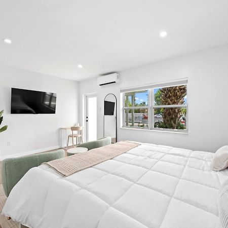 M Lake Worth Beach - Modern Villas Near West Palm Beach, Chic Retro Vibes, King Bed, Cozy Backyard, Bbq, Workspace, High-Speed Internet, Free Parking, 5 Minutes To Downtown & Beach Zewnętrze zdjęcie