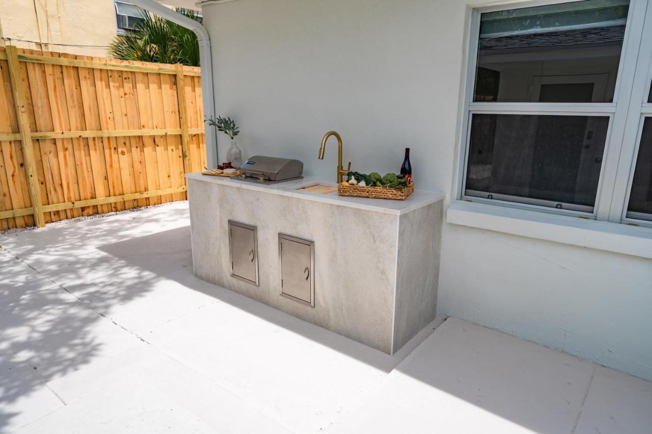 M Lake Worth Beach - Modern Villas Near West Palm Beach, Chic Retro Vibes, King Bed, Cozy Backyard, Bbq, Workspace, High-Speed Internet, Free Parking, 5 Minutes To Downtown & Beach Zewnętrze zdjęcie