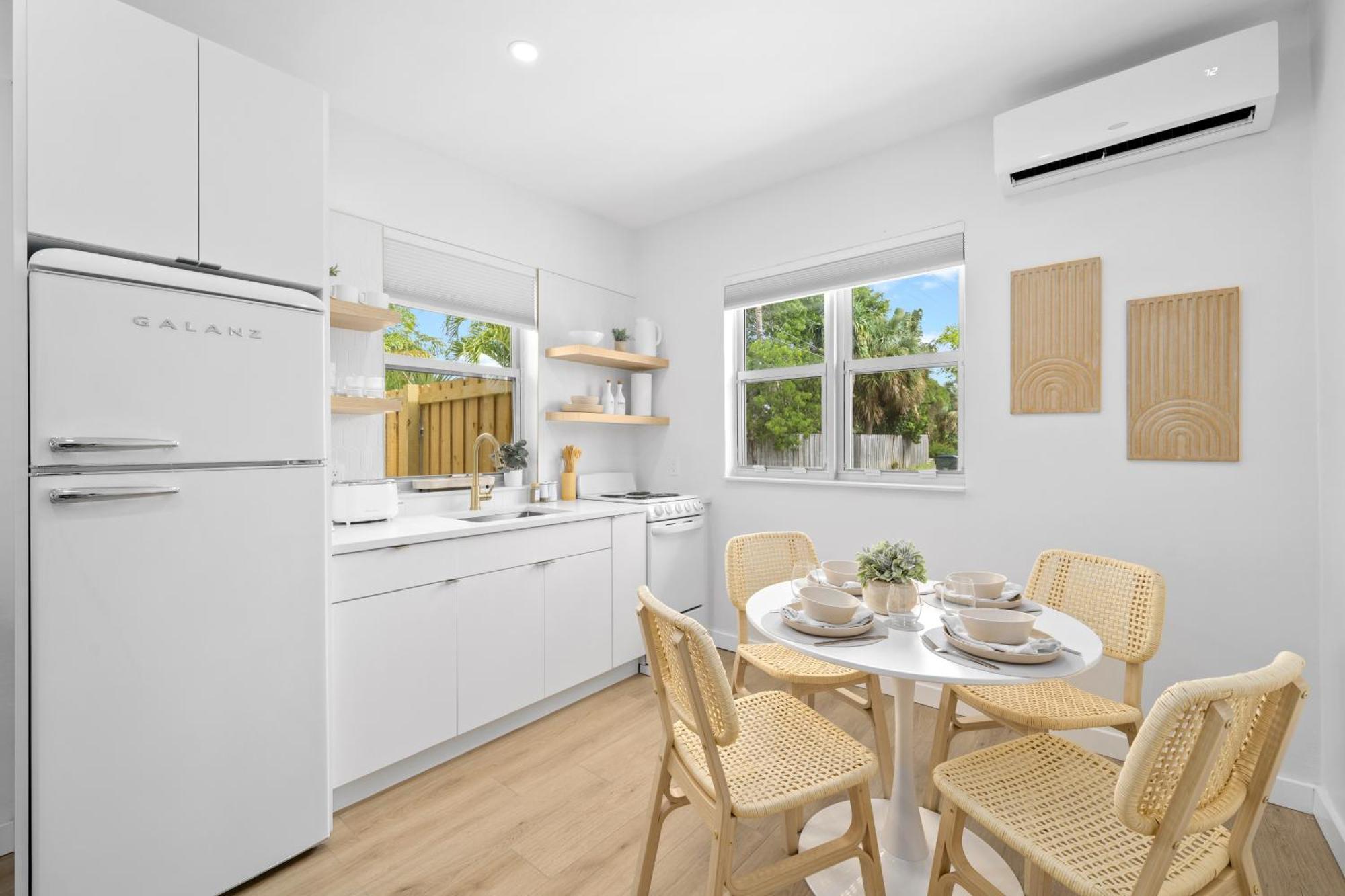 M Lake Worth Beach - Modern Villas Near West Palm Beach, Chic Retro Vibes, King Bed, Cozy Backyard, Bbq, Workspace, High-Speed Internet, Free Parking, 5 Minutes To Downtown & Beach Zewnętrze zdjęcie
