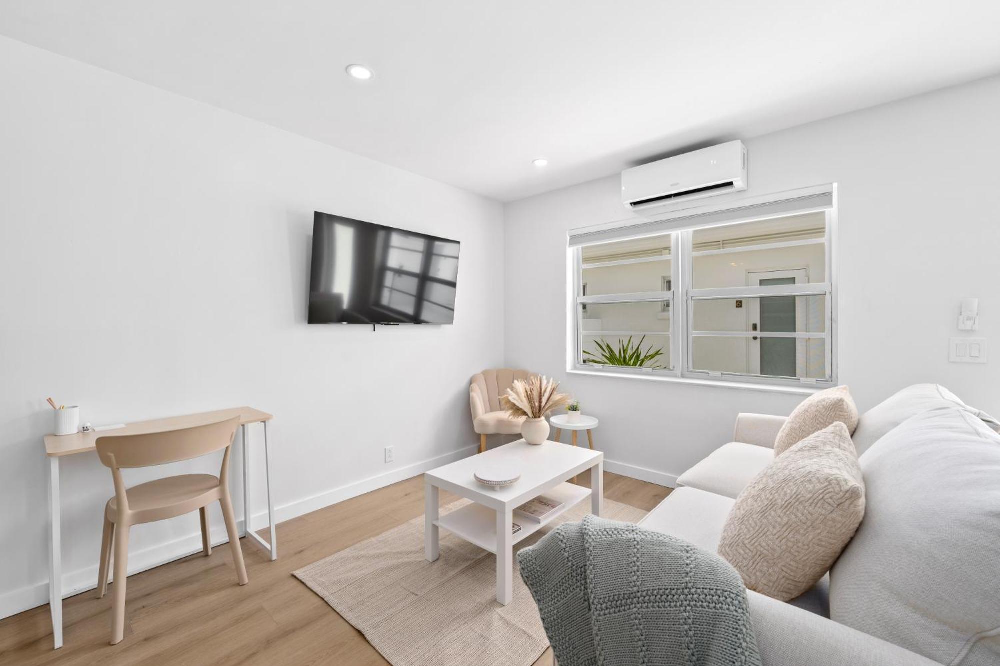 M Lake Worth Beach - Modern Villas Near West Palm Beach, Chic Retro Vibes, King Bed, Cozy Backyard, Bbq, Workspace, High-Speed Internet, Free Parking, 5 Minutes To Downtown & Beach Zewnętrze zdjęcie