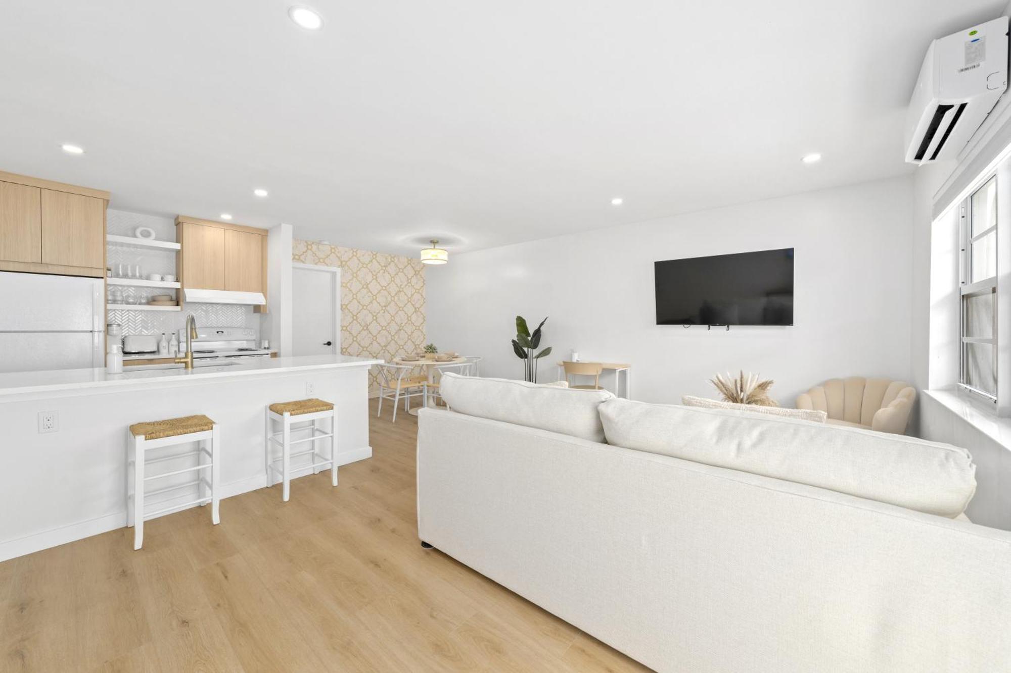 M Lake Worth Beach - Modern Villas Near West Palm Beach, Chic Retro Vibes, King Bed, Cozy Backyard, Bbq, Workspace, High-Speed Internet, Free Parking, 5 Minutes To Downtown & Beach Zewnętrze zdjęcie